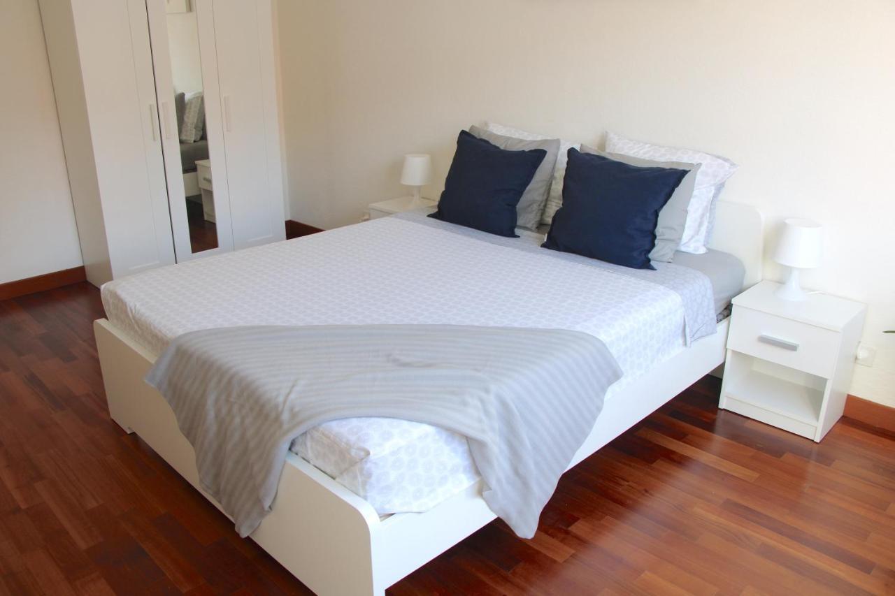 Cozy Apartment With Free Parking & Close To Lake Lugano Luaran gambar