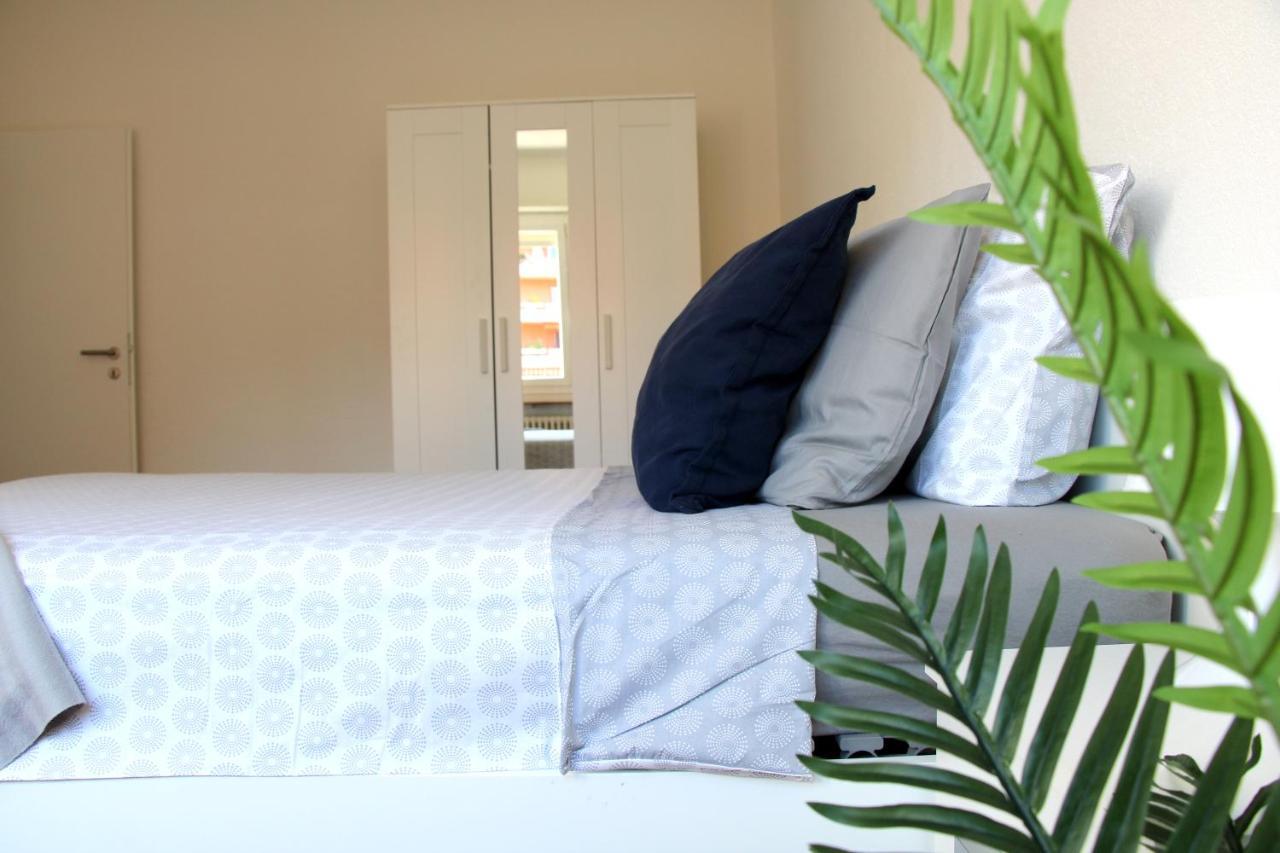Cozy Apartment With Free Parking & Close To Lake Lugano Luaran gambar