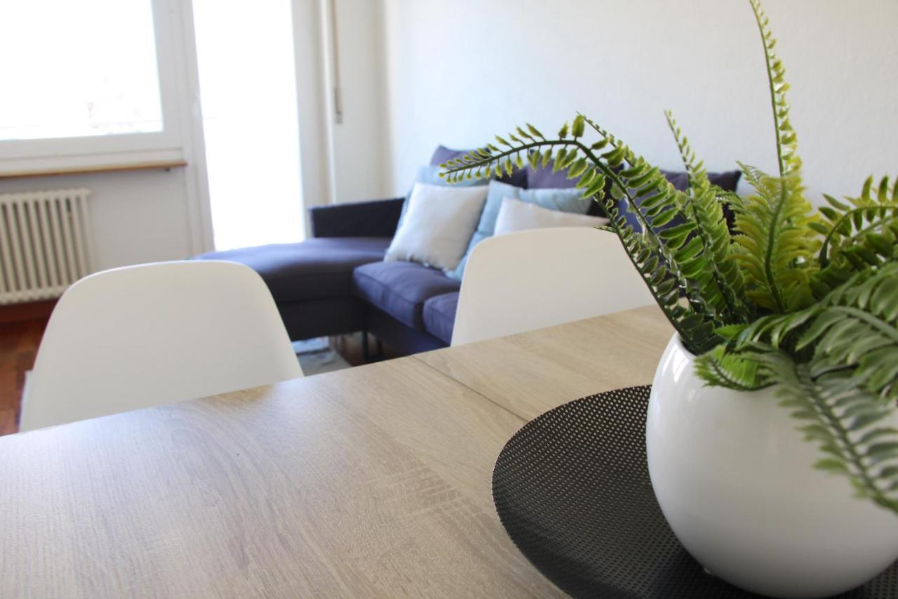 Cozy Apartment With Free Parking & Close To Lake Lugano Luaran gambar